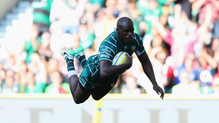 LONDON, ENGLAND - SEPTEMBER 02:  Topsy Ojo of London Irish scores their first try during the Aviva Premiership match between London Irish and Harlequins at