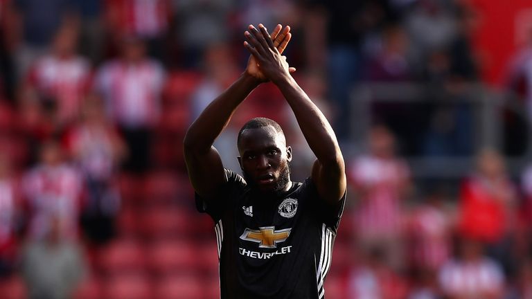 SOUTHAMPTON, ENGLAND - SEPTEMBER 23:  Romelu Lukaku of Manchester United shows appreciation to the fans after the Premier League match between Southampton 