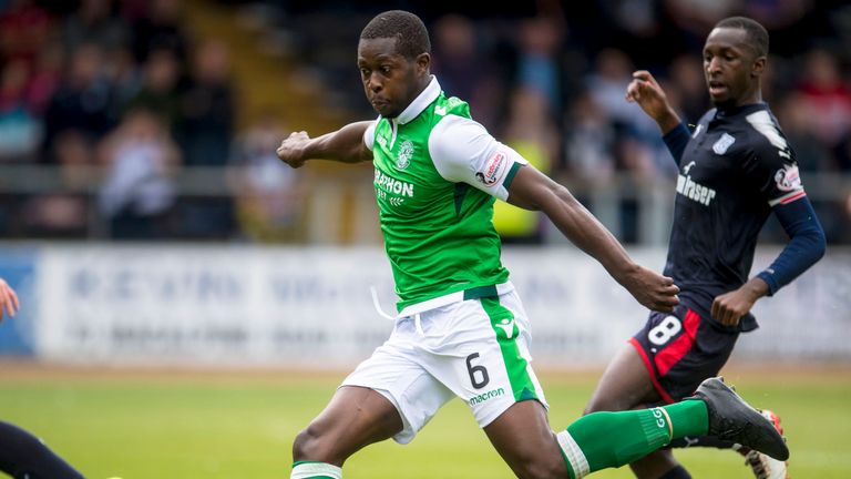Marvin Bartley in action for Hibernian against Dundee.