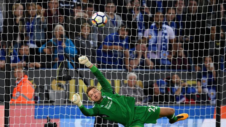 Simon Mignolet made an excellent save to deny Jamie Vardy from the spot 