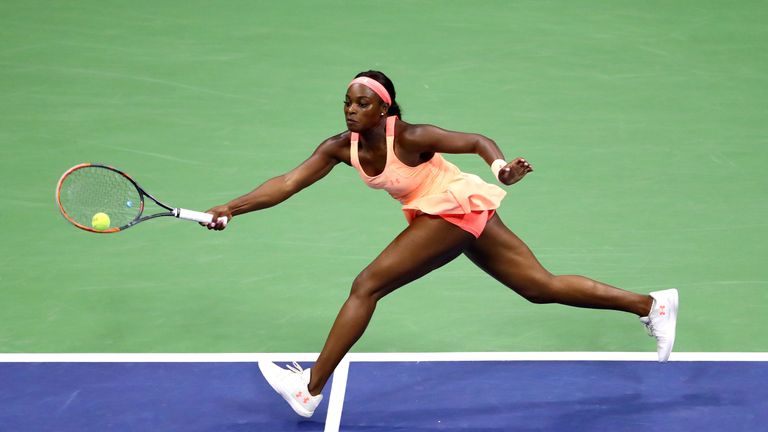 NEW YORK, NY - SEPTEMBER 07:  Sloane Stephens of the United States returns a shot against Venus Williams of the United States during their Women's Singles 