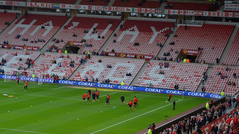 Sunderland and Derby County players warm up ahead of the Sky Bet Championship match between Sunderland and Derby County at the Stadium of Light on Aug 4