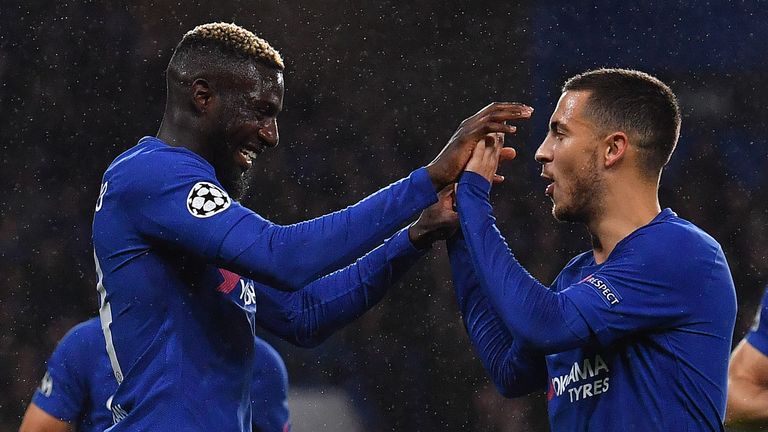 Tiemoue Bakayoko (L) celebrates Chelsea's fourth goal with Eden Hazard