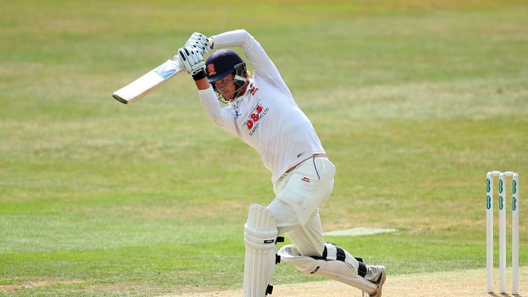 CHELMSFORD, ENGLAND - SEPTEMBER 01:  Tom Westley of Essex bats during day two of the Specsavers County Championship Division Two match between Essex and Wo
