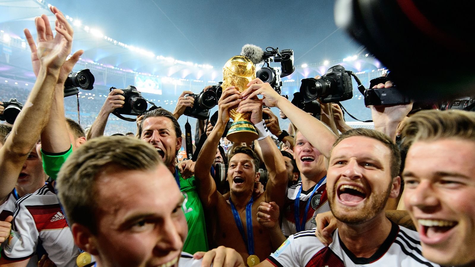Germany damages its World Cup trophy during team celebrations - Los Angeles  Times
