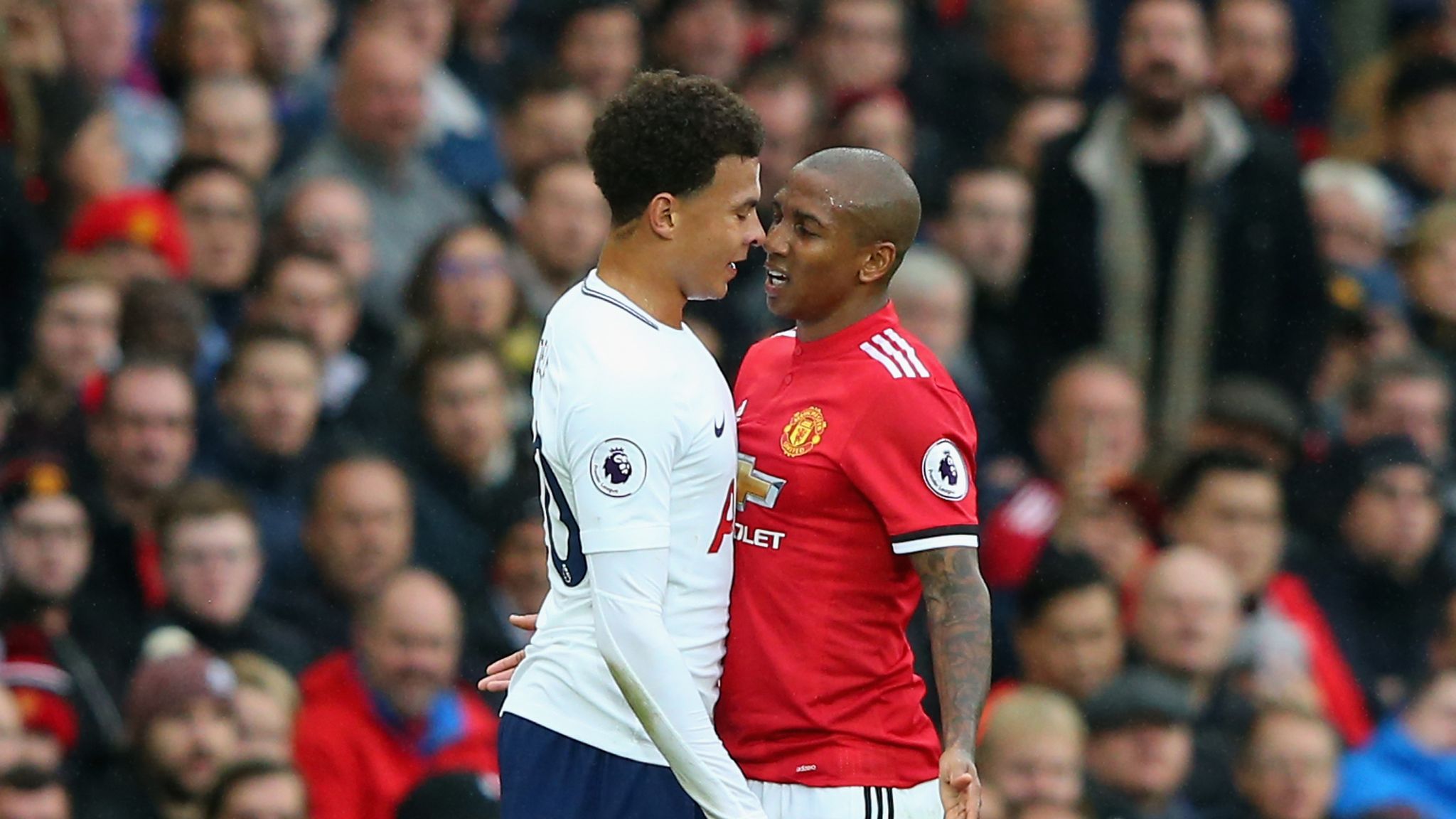 Где играет деле. Dele Alli Manchester United. Ashley young Manchester United.