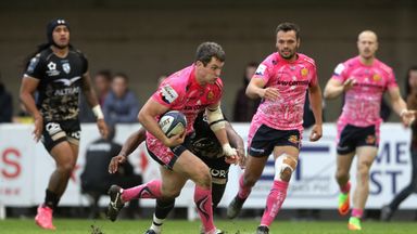 Ian Whitten  breaks clear to score for the Chiefs