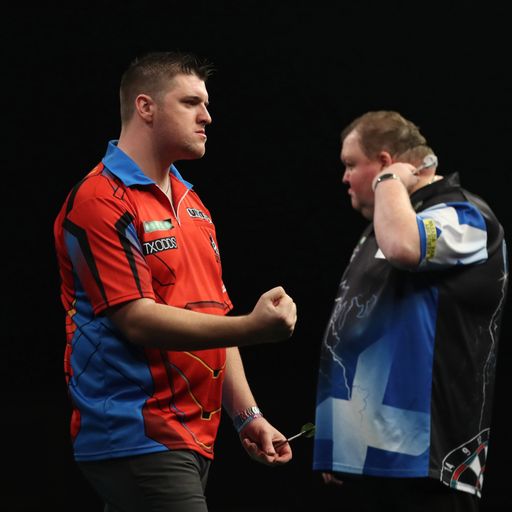 Gurney sets up Whitlock final