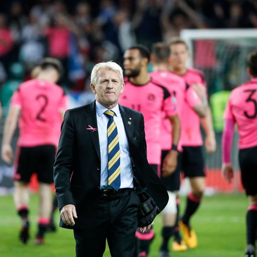 Strachan leaves Scotland