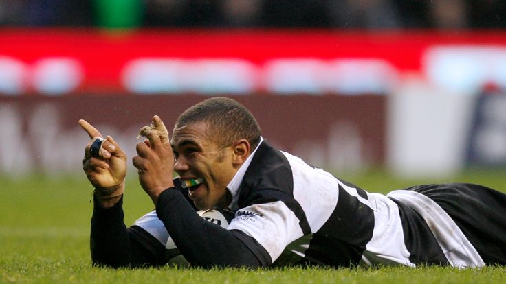 Barbarians' South African player Bryan Habana celebrates scoring his second try during the match between Barbarians and New Zealand at Twickenham Stadium, 