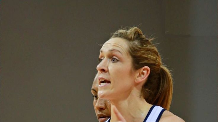 Northern Ireland international Caroline O'Hanlon has joined Manchester Thunder for the 2018 Superleague season