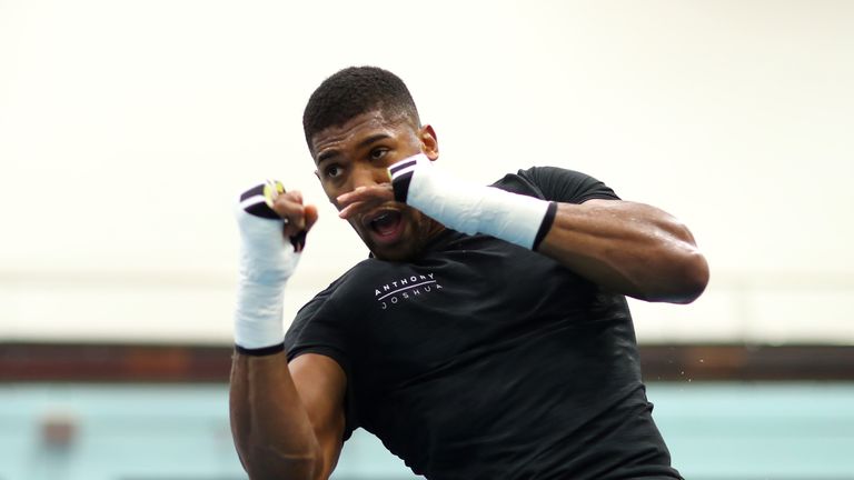 SHEFFIELD, ENGLAND - OCTOBER 17:  Anthony Joshua trains during a media workout on October 17, 2017 in Sheffield, England.  (Photo by Richard Heathcote/Gett