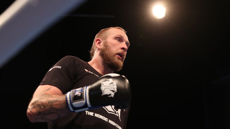 JOSHUA-TAKAM PROMOTION.PUBLIC WORKOUTS.ST.DAVIDS HALL