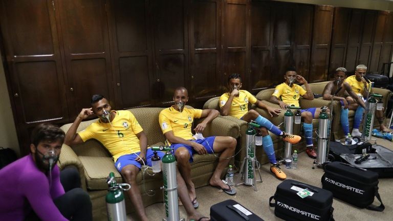 Brazil players received oxygen after the final whistle in La Paz (Pic: Twitter: @CBF_Futebol)
