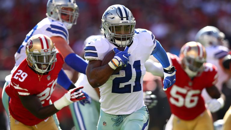 SANTA CLARA, CA - OCTOBER 22:  Ezekiel Elliott #21 of the Dallas Cowboys rushes with the ball against the San Francisco 49ers during their NFL game at Levi