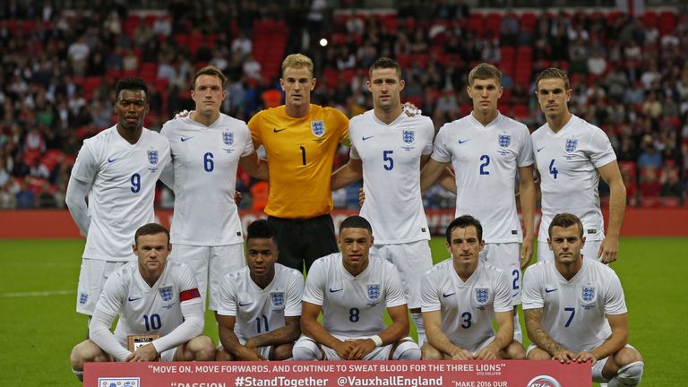 England team line up (L-R back row) Daniel Sturridge, Phil Jones, Joe Hart, Gary Cahill, John Stones, Jordan Henderson, (L-R front row) Wayne Rooney, Rahee