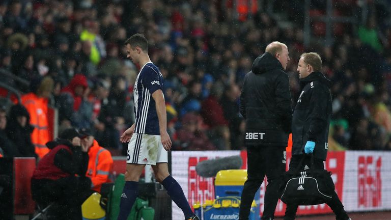 SOUTHAMPTON, ENGLAND - OCTOBER 21: Jonny Evans of West Bromwich Albion leaves the pitch injured during the Premier League match between Southampton and Wes