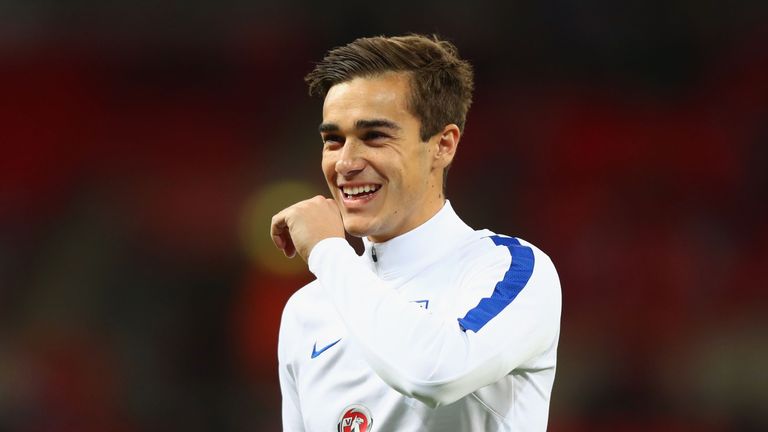 LONDON, ENGLAND - OCTOBER 05:  Harry Winks of England warms up prior to the FIFA 2018 World Cup  Group F Qualifier between England and Slovenia at Wembley 