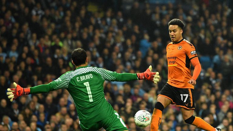 Claudio Bravo saves a from Helder Costa
