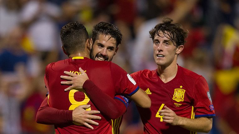 ALICANTE, SPAIN - OCTOBER 06: Isco Alarcon of Spain celebrates after scoring Spain's 3rd goal during the FIFA 2018 World Cup Qualifier between Spain and Al