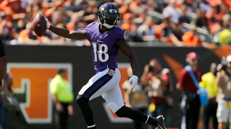 CINCINNATI, OH - SEPTEMBER 10:  Jeremy Maclin #18 of the Baltimore Ravens runs the ball into the end zone for a touchdown during the second quarter of the 