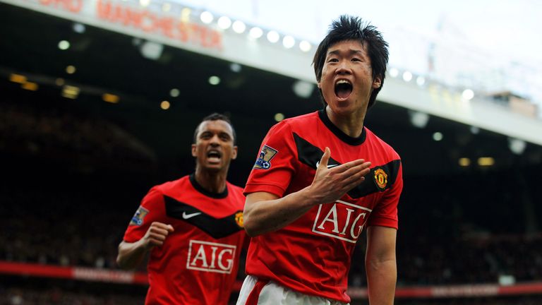 MANCHESTER, ENGLAND - MARCH 21:  Ji-Sung Park of Manchester United celebrates scoring to make it 2-1 during the Barclays Premier League match between Manch