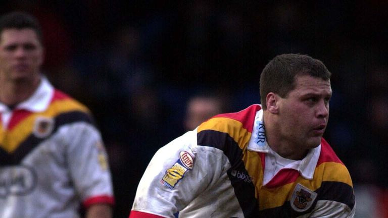 Pix:Ben Duffy/SWpix...Silk Cut Challenge Cup-Halifax Blue Sox v Bradford Bulls....25/02/2001..COPYRIGHT PICTURE>>SIMON WILKINSON..Bradford's James Lowes