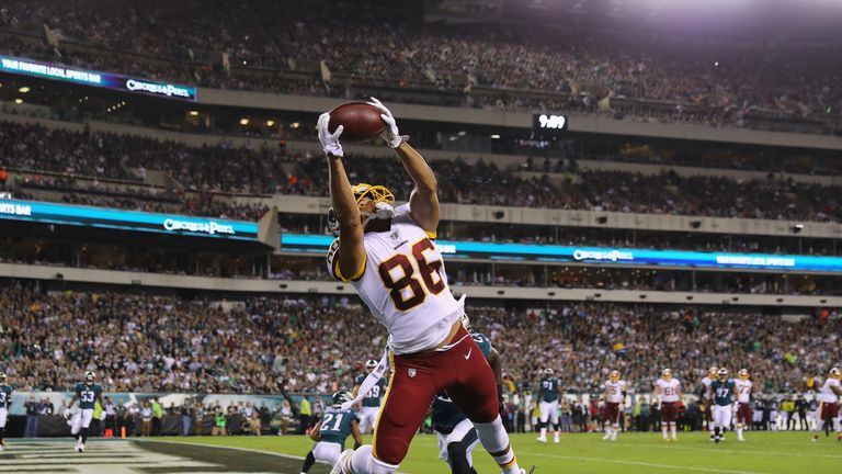 PHILADELPHIA, PA - OCTOBER 23:  Jordan Reed #86 of the Washington Redskins scores a touchdown that is called back during the second quarter of the game aga
