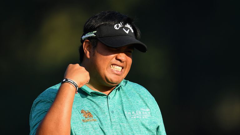 MONZA, ITALY - OCTOBER 15:  Kiradech Aphinbarnrat of Thailand celebrates an aproach shot during the final round of the 2017 Italian Open at Golf Club Milan