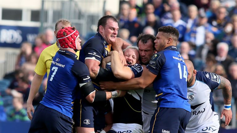 Montpellier's Australian full-back Jesse Mogg (C) holds the ball during the European Rugby Champions Cup rugby union round 1 pool match between Leinster an