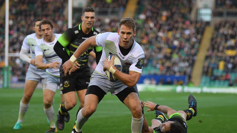 Liam Williams of Saracens breaks through to score