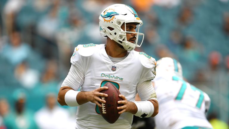 MIAMI GARDENS, FL - OCTOBER 22: Matt Moore #8 of the Miami Dolphins looks to pass during third quarter against the New York Jets at Hard Rock Stadium on Oc