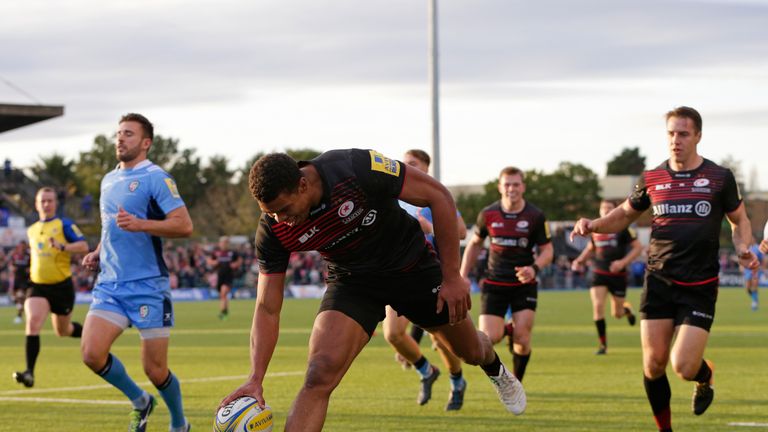 Nathan Earle grabbed a late brace of scores to round off the comprehensive win