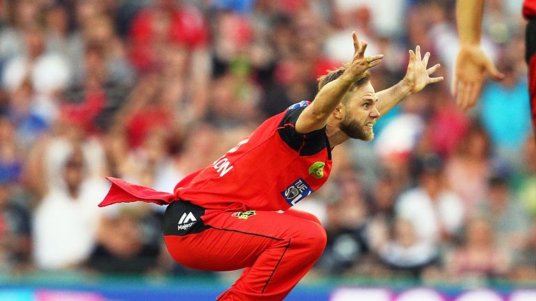 MELBOURNE, AUSTRALIA - JANUARY 18:  Nathan Rimmington of the Renegades appeals to the umpire during the Big Bash League match between the Melbourne Renegad