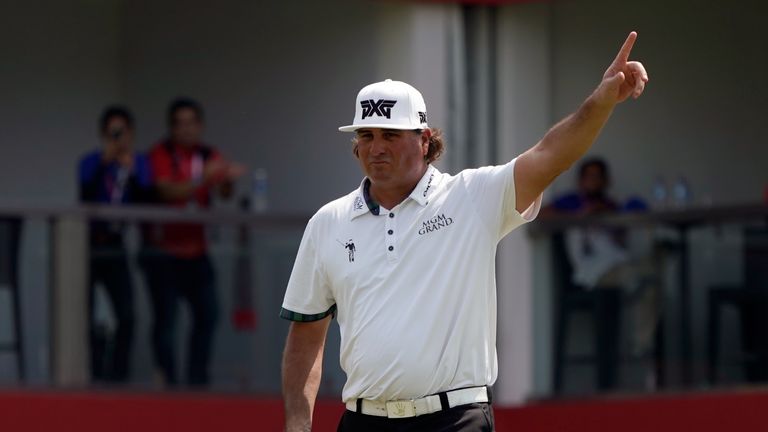 Pat Perez birdied four of the last five holes to open up a big lead