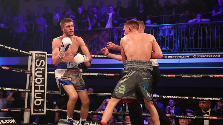 Reece Bellotti stopped Jason Cunningham in the sixth round