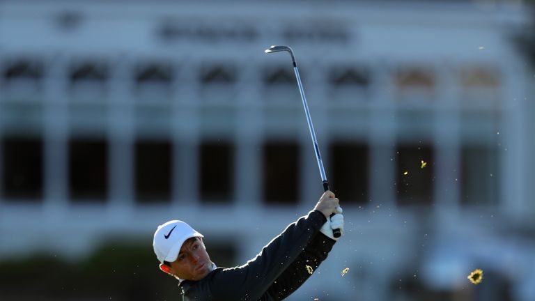 ST ANDREWS, SCOTLAND - OCTOBER 05:  Rory McIlroy of Northern Ireland plays his second shot on the 1st  during day one of the 2017 Alfred Dunhill Championsh