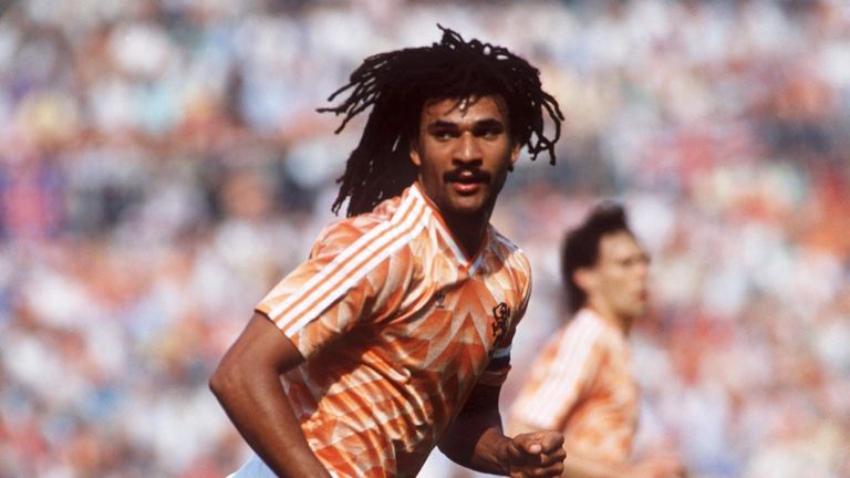 MUNICH, GERMANY - JUNE 25:  EM 1988, FINALE, NIEDERLANDE - UDSSR 2:0, Muenchen/GER; Ruud GULLIT/NED  (Photo by Bongarts/Getty Images)