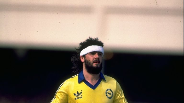 Undated:  Steve Foster of Brighton and Hove Albion in action during a match. \ Mandatory Credit: David  Cannon/Allsport