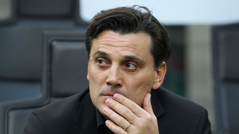 Milan coach Vincenzo Montella looks on before the Serie A San Siro match against Roma at Stadio Giuseppe Meazza on October 1, 2017
