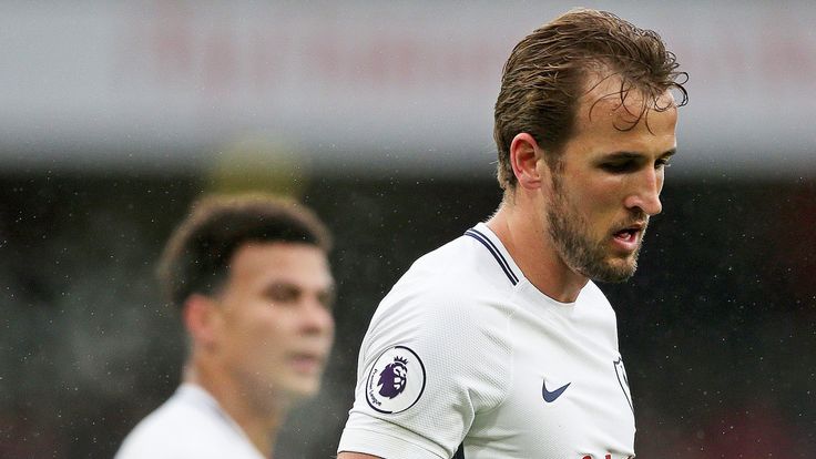 Harry Kane cuts a dejected figure as Arsenal take a 1-0 lead in the north London derby