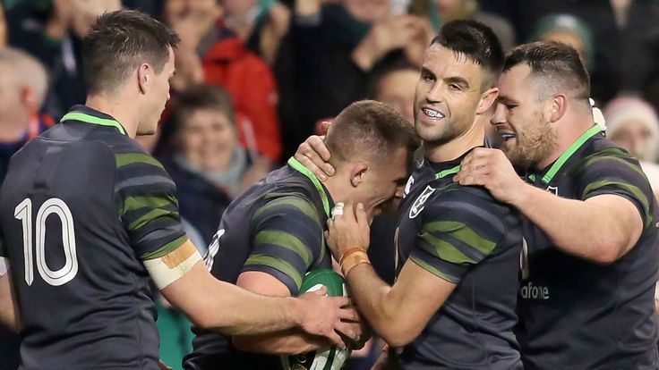Ireland's Andrew Conway (2L) celebrates scoring a try, with teammates during the autumn international test between Ireland and South Africa 11/11/17