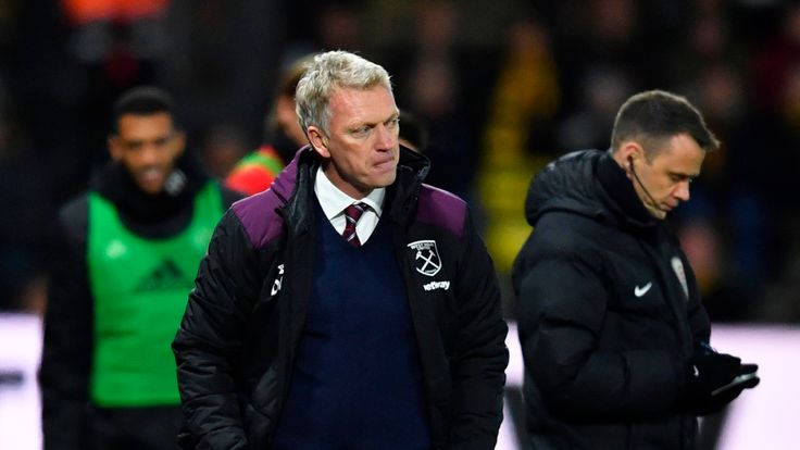 David Moyes watches from the touchline at Vicarage Road