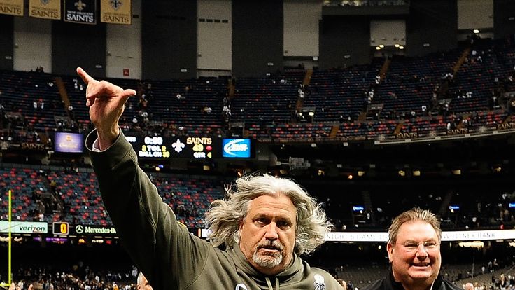 NEW ORLEANS, LA - NOVEMBER 10:  Rob Ryan, defensive coordinator of the New Orleans Saints, waves to the crowd following a game against the Dallas Cowboys a