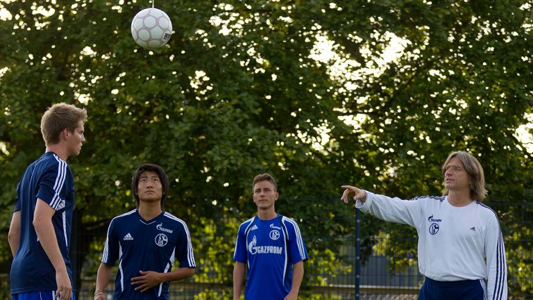 Schalke Under-19 trainer Norbert Elgert at work [MUST CREDIT: FC SCHALKE]