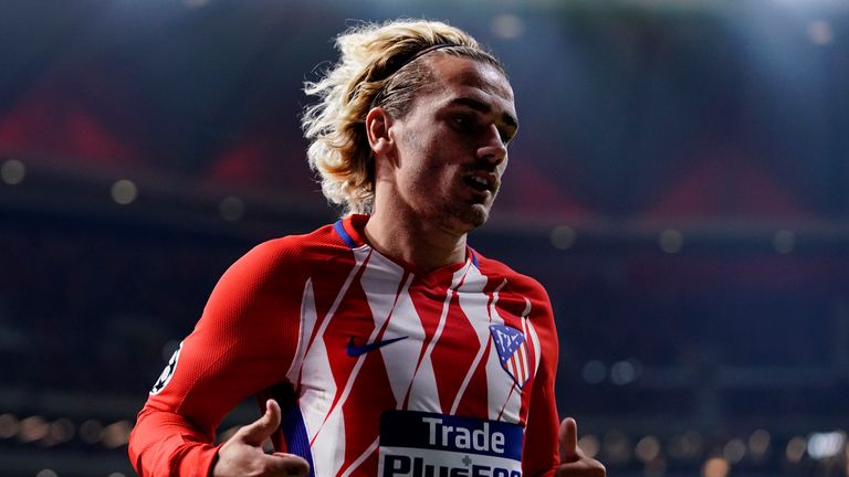 MADRID, SPAIN - SEPTEMBER 27:  Antoine Griezmann of Atletico de Madrid in action during the UEFA Champions League group C match between Atletico Madrid and