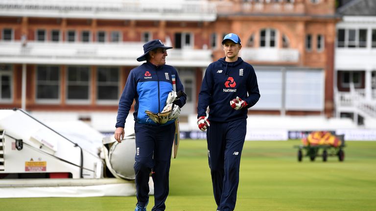 LONDON, ENGLAND - SEPTEMBER 06:  England captain Joe Root speaks with coach Trevor Bayliss during a nets session at Lord's Cricket Ground on September 6, 2