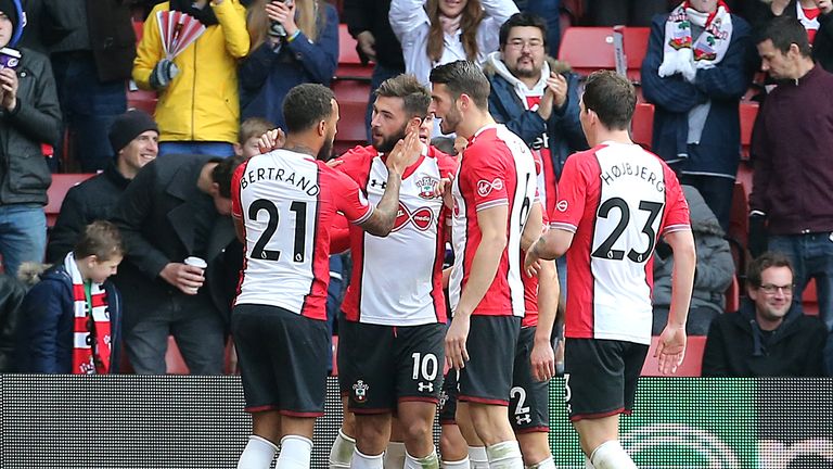Southampton's Charlie Austin (2nd left) celebrates scoring his side's second goal with his team-mates during the Premier League match v Everton