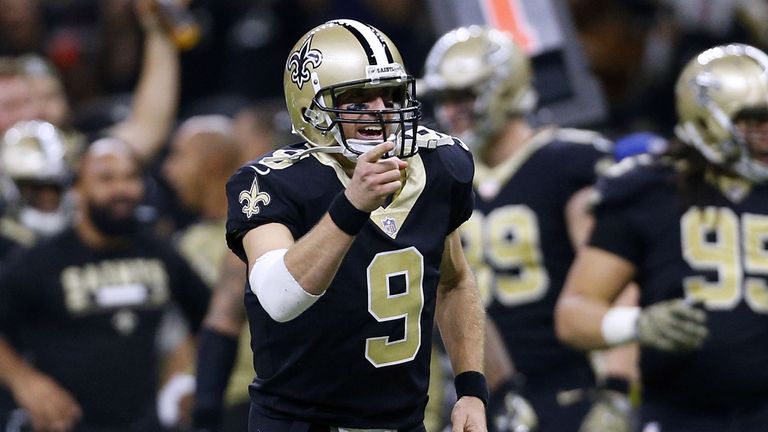 NEW ORLEANS, LA - NOVEMBER 05: Drew Brees #9 of the New Orleans Saints celebrates after throwing for a touchdown during the first half of a game against th