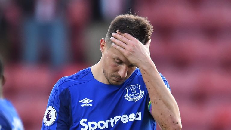 Everton's English defender Phil Jagielka reacts on the final whistle in the English Premier League football match between Southampton and Everton at St Mar